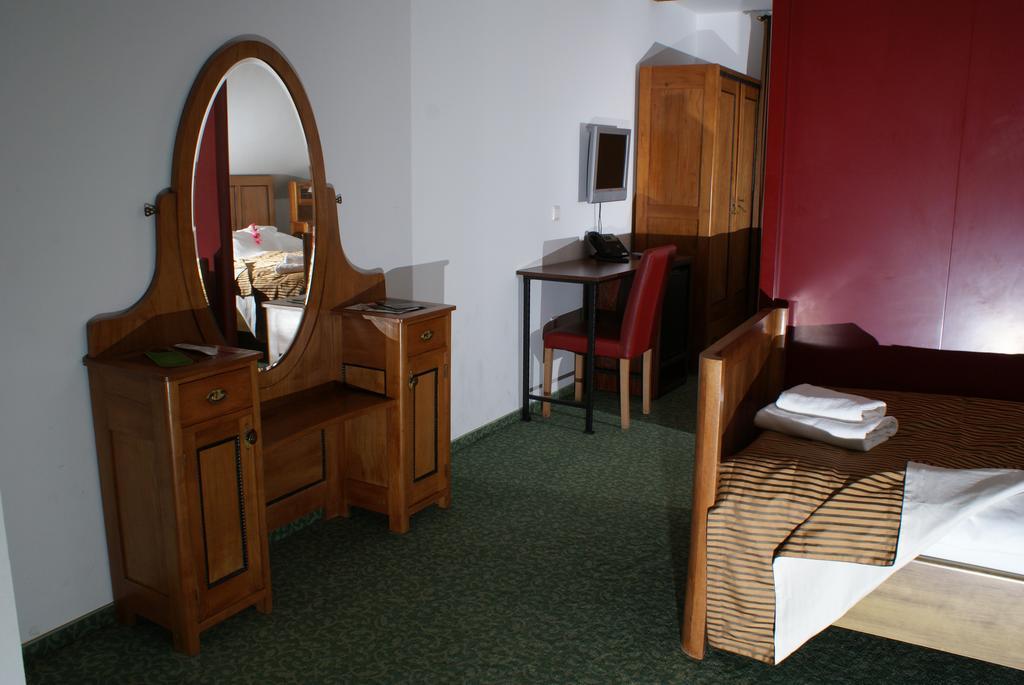 Hotel Park プトゥイ エクステリア 写真