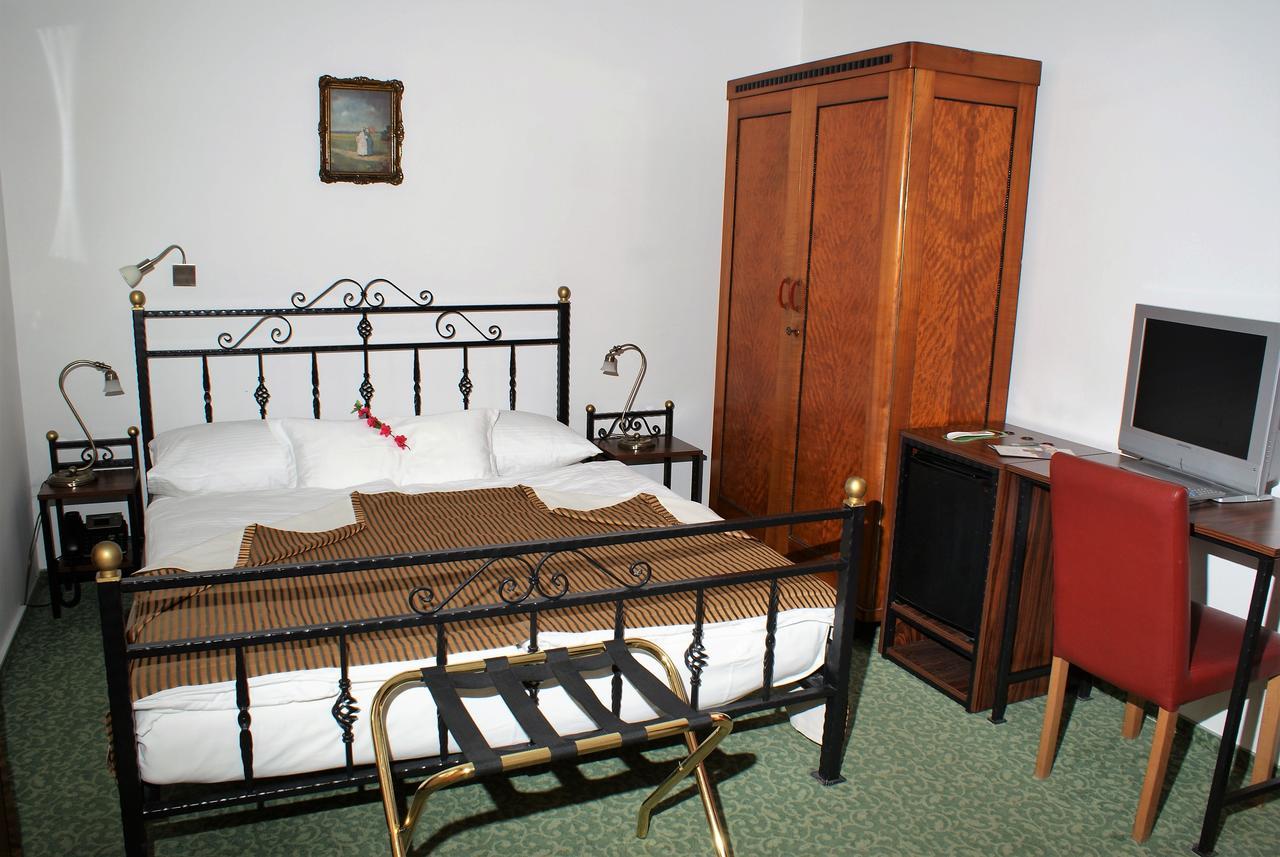 Hotel Park プトゥイ エクステリア 写真