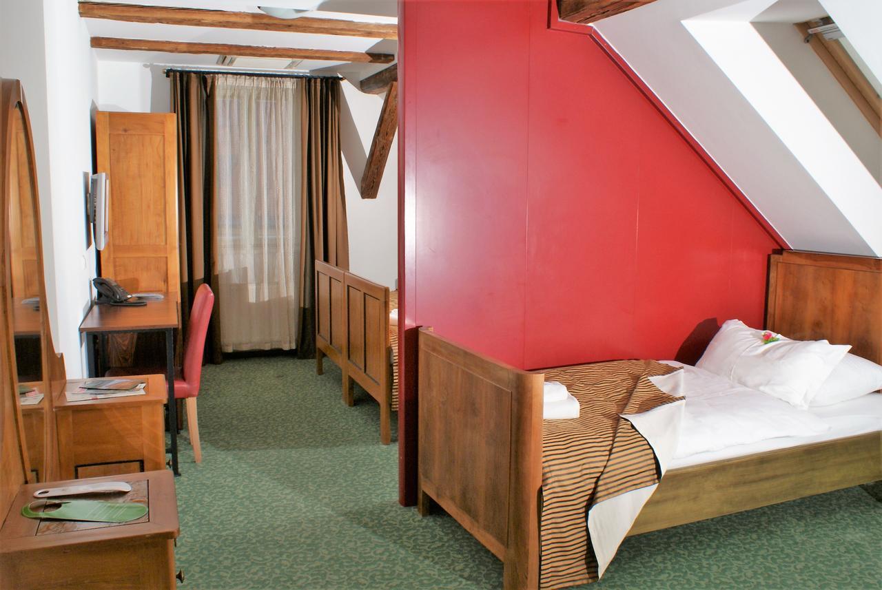 Hotel Park プトゥイ エクステリア 写真