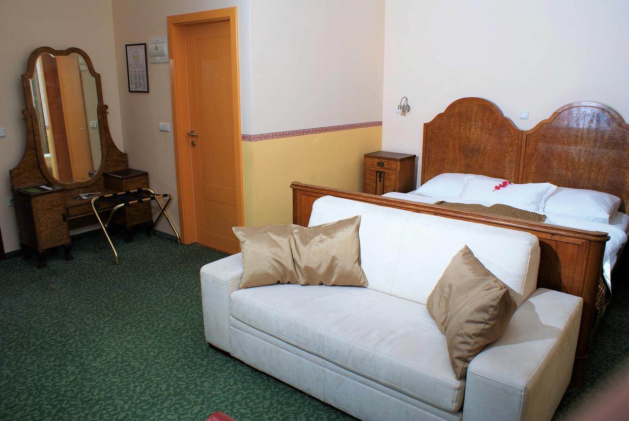 Hotel Park プトゥイ エクステリア 写真